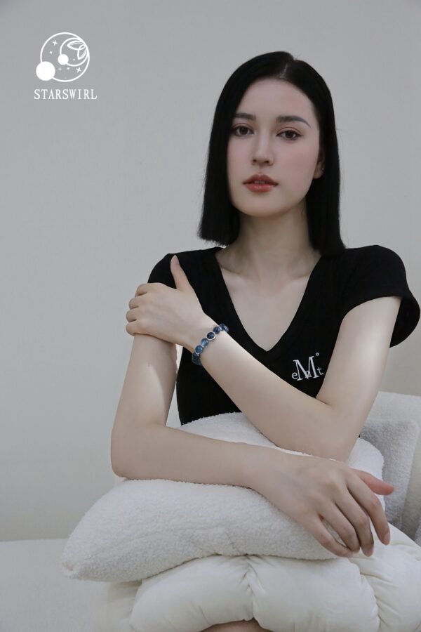 Aquarius Career & Ambition Bracelet | Frosted Vision